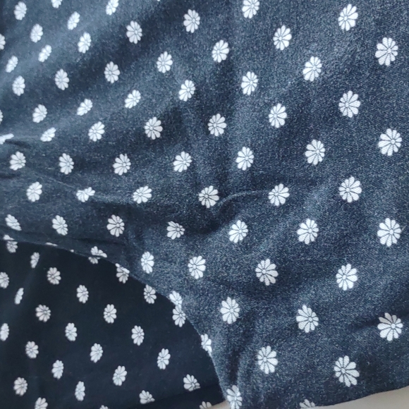 Old Navy 18 pixie pants - Picture 4 of 4